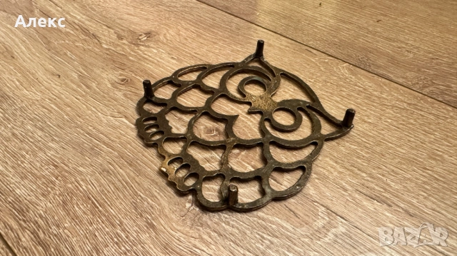 Винтидж бронзова поставка за топло сервиране., снимка 3 - Аксесоари за кухня - 52414334