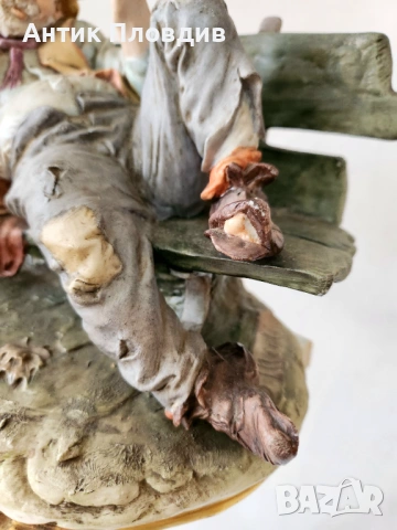 Декоративна порцеланова статуетка Capodimonte – Italy, снимка 5 - Статуетки - 53722261