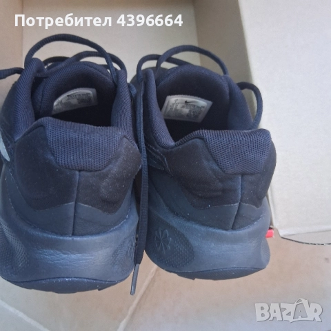дамски обувки Nike 38 номер, снимка 2 - Маратонки - 52233478