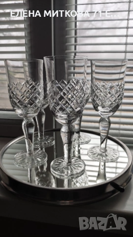 5 бр.масивни кристални чаши за вино с красива ромбовидна ръчна гравюра
