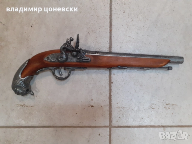 Красив кремъчен пистолет,пищов,оръжие