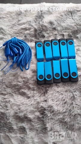 10 броя USB флаш памети (8GB всяка) с връзки, снимка 1