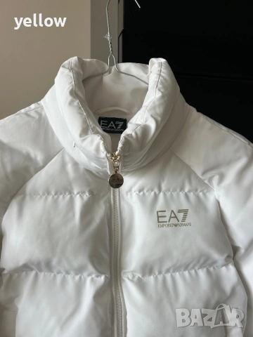 Бяло зимно яке Armani, снимка 2 - Якета - 53739939