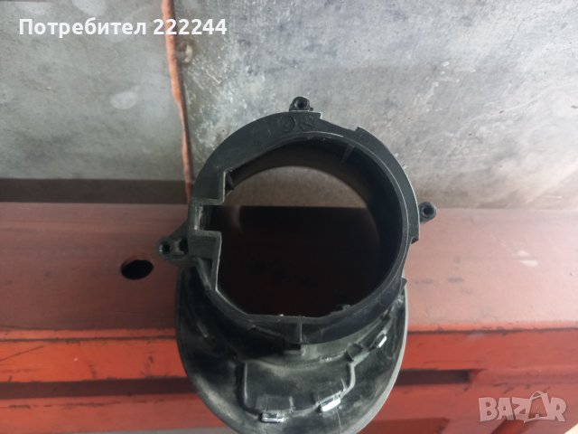 Преден десен държач за халоген  пежо партнер 2011, снимка 2 - Части - 41543083