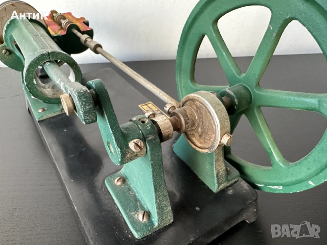 Соц Учебен Модел на Парен Двигател 1961г., снимка 7 - Антикварни и старинни предмети - 53154353