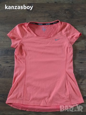 Nike - страхотна дамска тениска, снимка 4 - Тениски - 41978935