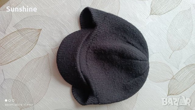 Дамски зимен СЕТ жилетка и 2 шапки, снимка 2 - Шапки - 40025558