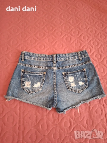Дънкови, снимка 2 - Къси панталони и бермуди - 53429708