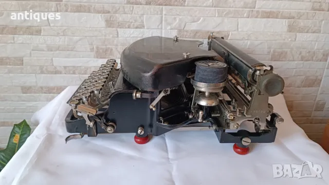 Стара пишеща машина Adler Mod.7 - Made in Germany - 1939 година - Антика, снимка 8 - Антикварни и старинни предмети - 49159643