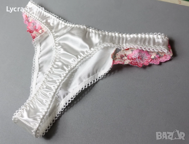 M/L сатенена нова прашка с красив колан и цветни бродерии, снимка 5 - Бельо - 52555231