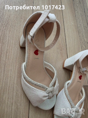 Детски сандали на ток с камъни, снимка 3 - Детски сандали и чехли - 51563271