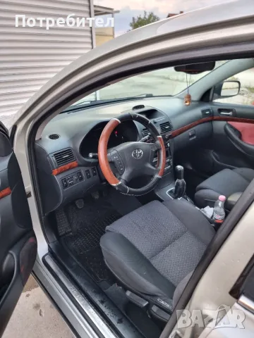 Toyota Avensis 2.0, снимка 4 - Автомобили и джипове - 55708099