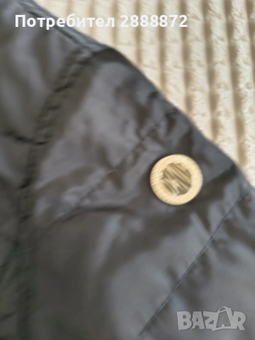 Продавам две детски якета, едното е на марката DKNY.Размер 110-116см, снимка 8 - Детски якета и елеци - 53746369