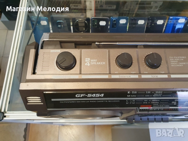 Радиокасетофон SHARP GF-5454 В перфектно техническо и много добро визуално състояние., снимка 5 - Радиокасетофони, транзистори - 51769782