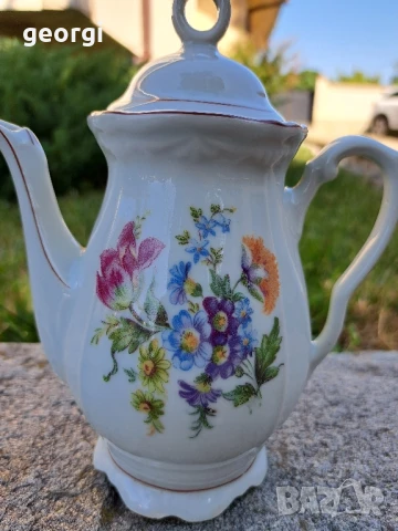 български порцеланов чайник , снимка 2 - Аксесоари за кухня - 51306555