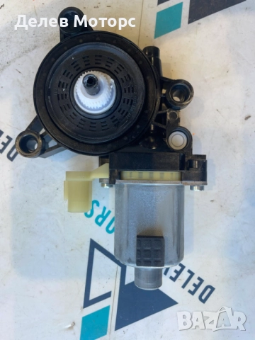 83460-J7000 моторче за ел. Стъклоповдигач от задна дясна врата от Kia Ceed 1.4T, 140 ph., Automatic, снимка 2 - Части - 51522824