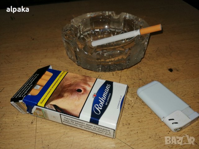 Продавам нов кръгъл кристален пепелник от едно време