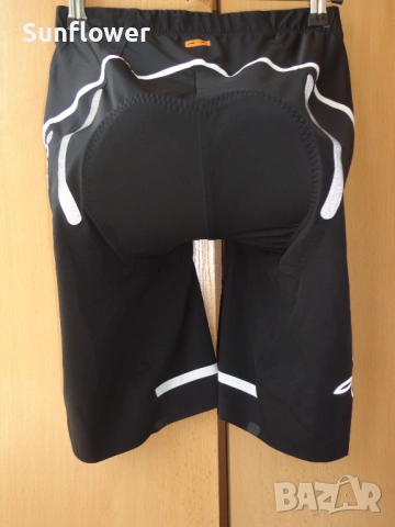 Чисто нов дамски черен вело клин Montura, размер S, снимка 8 - Спортни екипи - 51790731