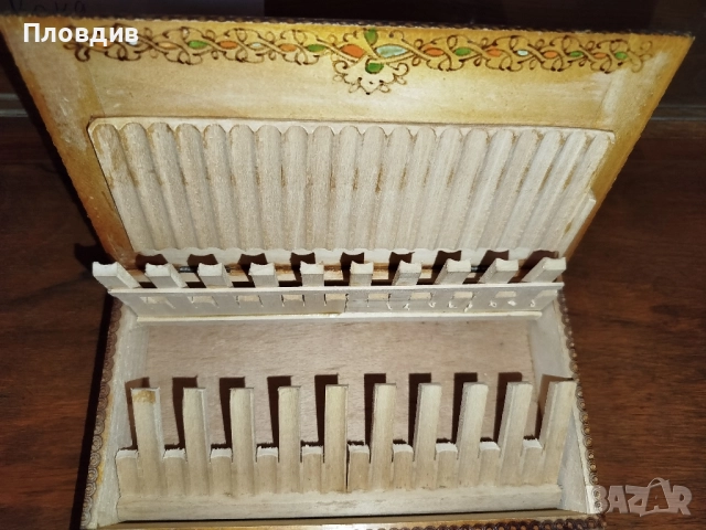 Стара дървена кутия , снимка 3 - Антикварни и старинни предмети - 52290018