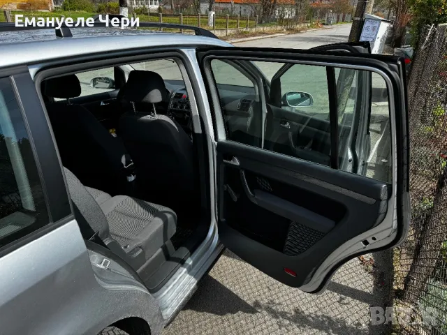 VW Touran 1.9 TDI, снимка 14 - Автомобили и джипове - 49165522