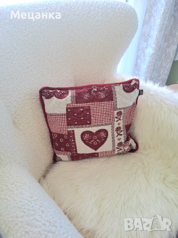 Покривка, възглавничка и тишлайфер