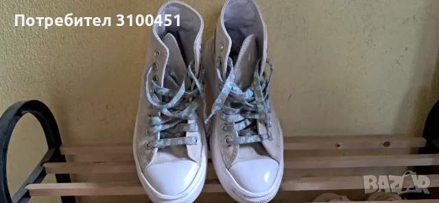 Продавам кецове Converse