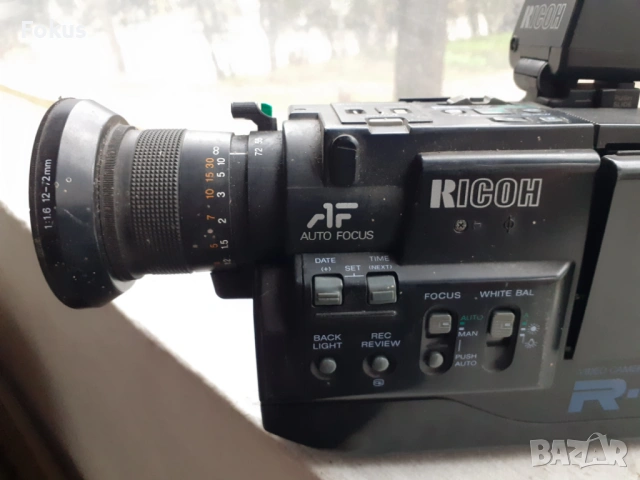 Стара камера Ricoh, снимка 4 - Антикварни и старинни предмети - 53388656