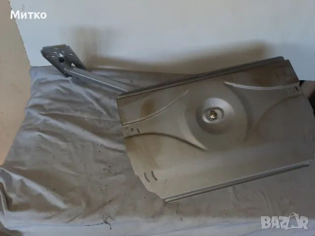 Метална стенна стойка за телевизор с кинескоп, снимка 2 - Други стоки за дома - 50267566