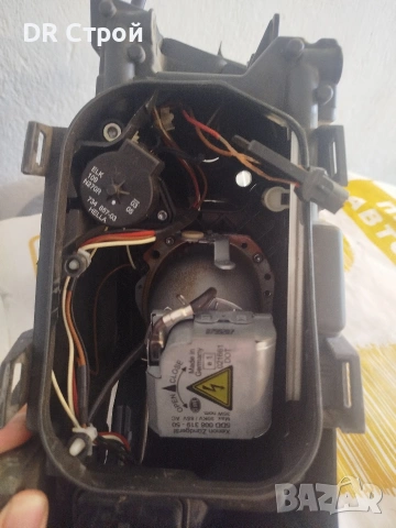 Десен фар Hella за Audi A6 C6 4F, снимка 4 - Части - 53131841