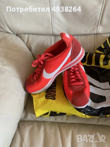 Дамски маратонки Nike, снимка 5 - Маратонки - 55944606