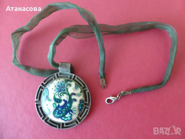 Колие рисуван порцелан с връзка от органза, снимка 4 - Колиета, медальони, синджири - 44375994