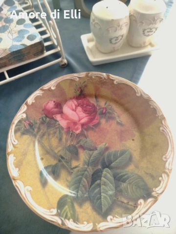 Нов красив порцеланов сервиз за хранене от 4 части 