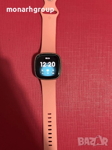 Смарт часовник fitbit versa 3 със заряно, снимка 3 - Мъжки - 51490085