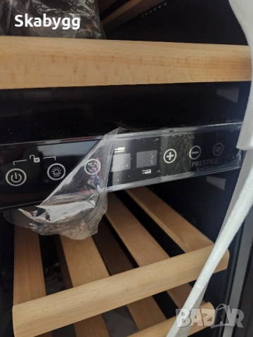 Охладителна витрина за вино , снимка 2 - Печки, фурни - 51402728