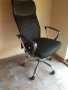 Офис стол с метална кръстачка., снимка 1 - Столове - 41677039