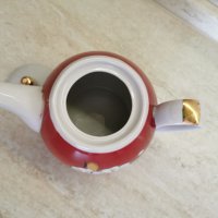 Руски порцелан червен чайник , снимка 3 - Сервизи - 41671645