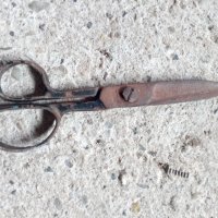 Стара ножица, снимка 1 - Антикварни и старинни предмети - 35940906