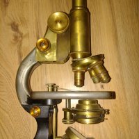 стар бронзов микроскоп , снимка 5 - Антикварни и старинни предмети - 39617550