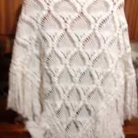 плетен бял много ефектен шал , снимка 2 - Шалове - 40918511