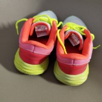 Детски обувки за лека атлетика, снимка 4 - Детски маратонки - 42952709
