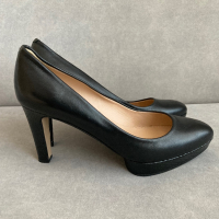 BOSS оригинални обувки, снимка 4 - Дамски обувки на ток - 44671177
