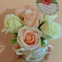 Нежни букети със сапунени цветя, снимка 9 - Подаръци за жени - 40295598
