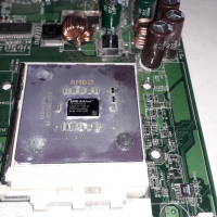 Дънна платка ASRock K7VT2 с процесор AMD Athlon 1200, снимка 2 - Дънни платки - 36118807