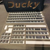 Допълнителни клавиши за гейминг клавиатури с Cherry MX суичове и Ducky