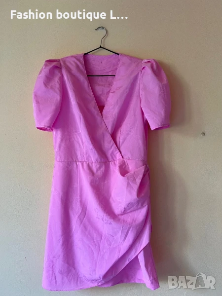 Розова рокля с буфан ръкав и копченца отстрани и цип 🩷, снимка 1