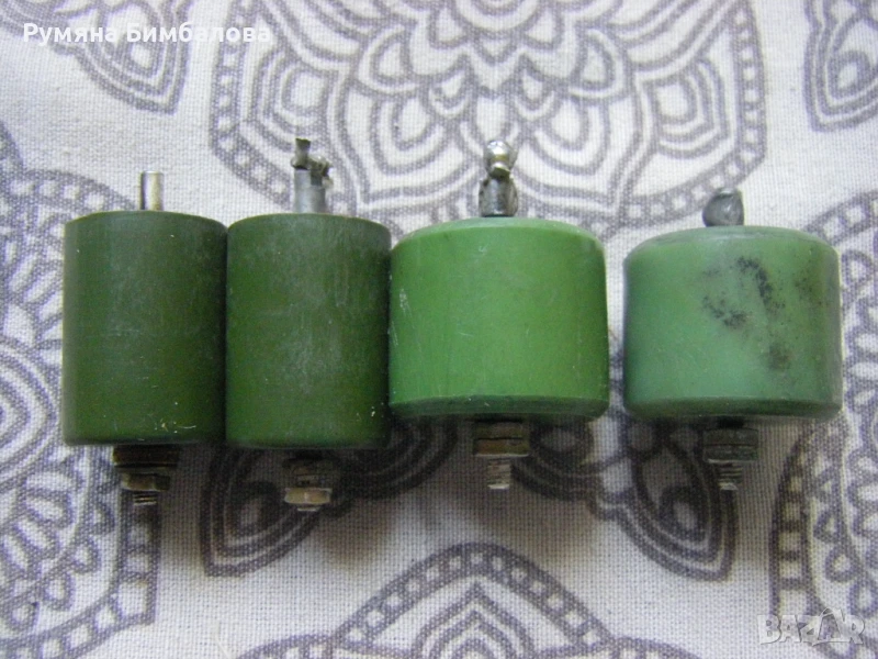 Руски високоволтови кондензатори К15-4, 470рФ/30кВолта и 500рФ/20кВолта, снимка 1