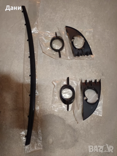 Продавам решетките за халогените заедно с лайстните за Рено Сценик 2 фейслифта , снимка 1