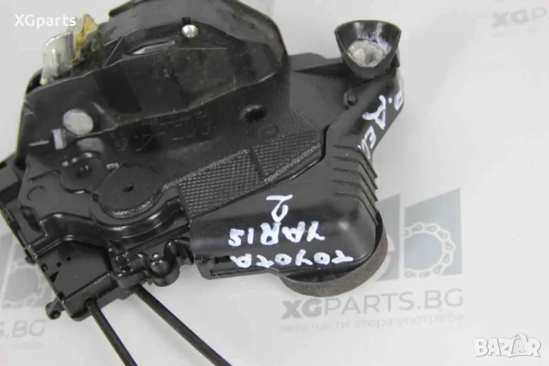 Брава врата предна дясна за Toyota Yaris II (2005-2012), снимка 1