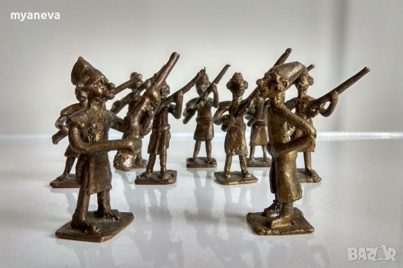 Бронзови фигурки на войници , снимка 1