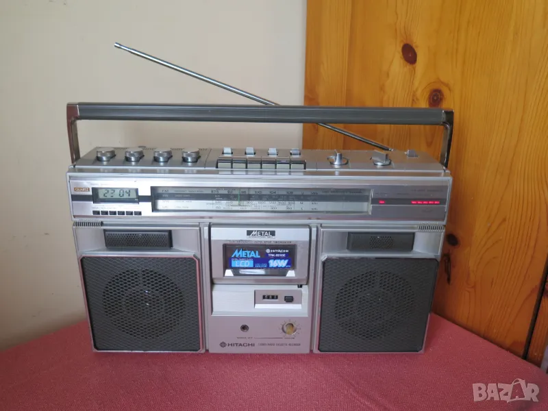 Hitachi TRK 8210E- Радиокасетофон 1981 , снимка 1